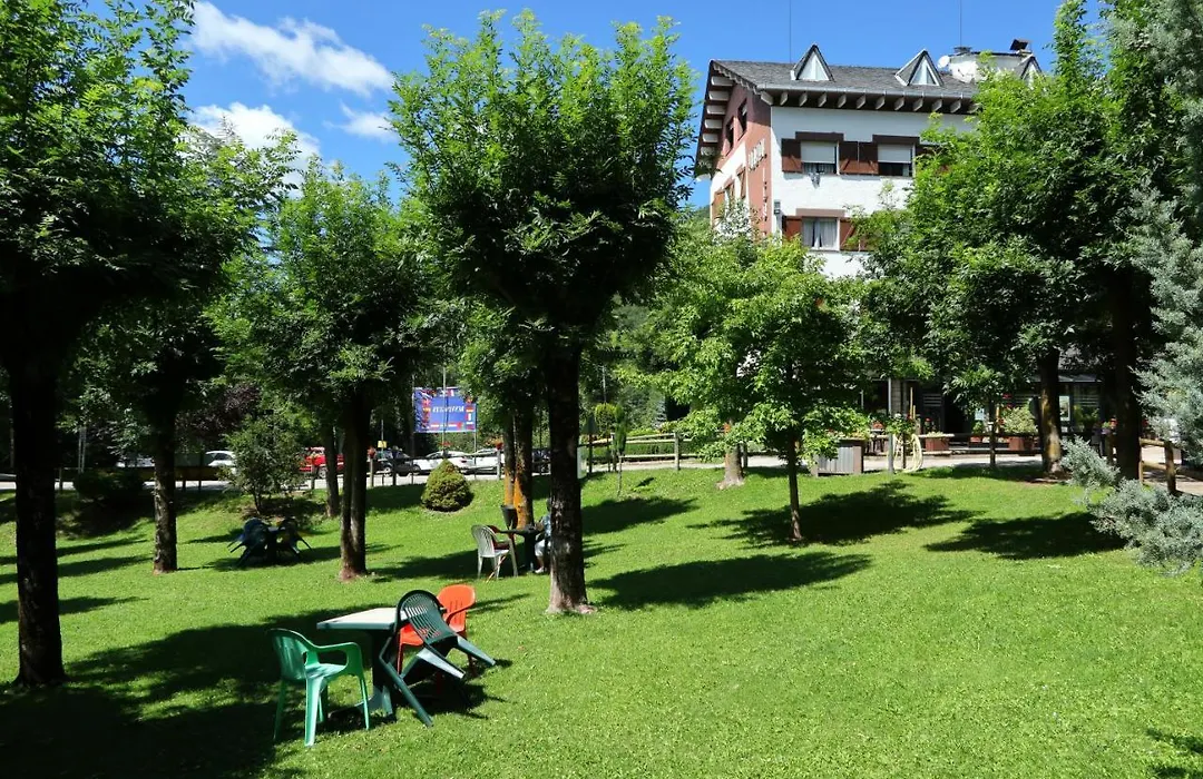 Hostal Les Fonts-1